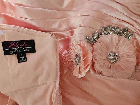 NEW OLD STOCK - GLAMOROUS BLONDIE NITES SATIN SEQUIN ARTIFICIAL FLOWERS PLEATED EVENING GOWN