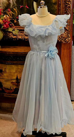 ETHEREAL 1950S BLUE ORGANZA EVENING GOWN WITH SATIN WAIST SASH AND HAND-CRAFTED ROSE DETAIL