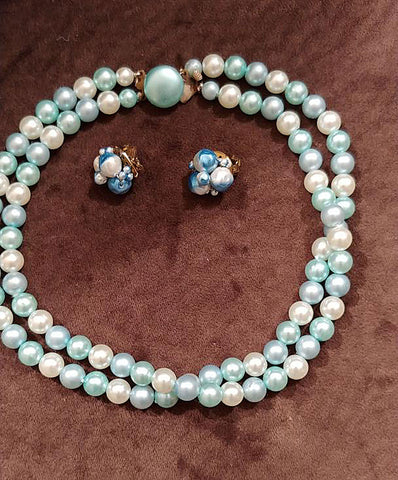 VINTAGE 50s 60s FAUX PEARL NECKLACE IN AQUA, BABY BLUE & WHITE MADE IN HONG KONG WITH BLUE PEARL CLIP EARRINGS JAPAN