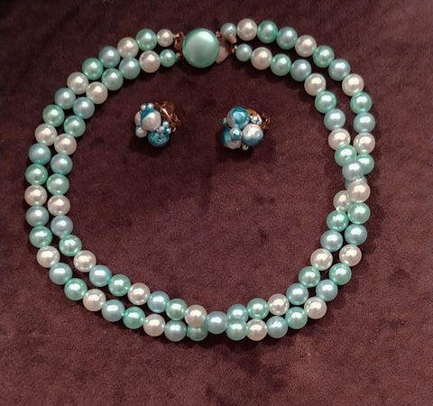 VINTAGE 50s 60s FAUX PEARL NECKLACE IN AQUA, BABY BLUE & WHITE MADE IN HONG KONG WITH BLUE PEARL CLIP EARRINGS JAPAN