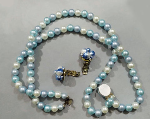 VINTAGE 50s 60s FAUX PEARL NECKLACE IN AQUA, BABY BLUE & WHITE MADE IN HONG KONG WITH BLUE PEARL CLIP EARRINGS JAPAN