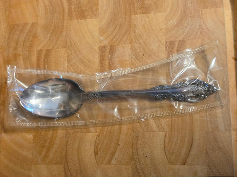 VINTAGE 6 NEW OLD STOCK SILVER ARTISTRY TEASPOONS BY COMMUNITY ONEIDA SILVERPLATE 1965 SEALED