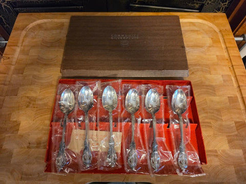 VINTAGE 6 NEW OLD STOCK SILVER ARTISTRY TEASPOONS BY COMMUNITY ONEIDA SILVERPLATE 1965 SEALED