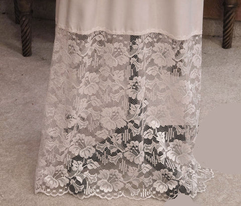 VINTAGE DEENA PALE PINK LACEY SATIN PEIGNOIR & GOWN SET - NEW OLD STOCK
