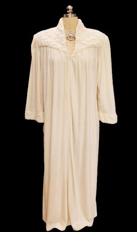 VINTAGE DIAMOND TEA PRE-OWNED VELOUR ROBE DRESSING GOWN IN CREAMPUFF