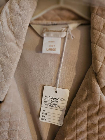 NEW - DIAMOND TEA LUXURIOUS WRAP-STYLE QUILTED COTTON / POLY VELOUR ROBE IN LATTE - SIZE LARGE- ONLY 1 IN STOCK IN THIS SIZE & COLOR - WOULD MAKE A WONDERFUL CHRISTMAS GIFT