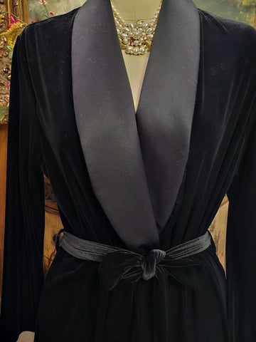 VINTAGE PREOWNED DIAMOND TEA VELOUR ROBE – “TUXEDO BLACK” – RARE ALL BLACK SATIN LAPEL WRAP