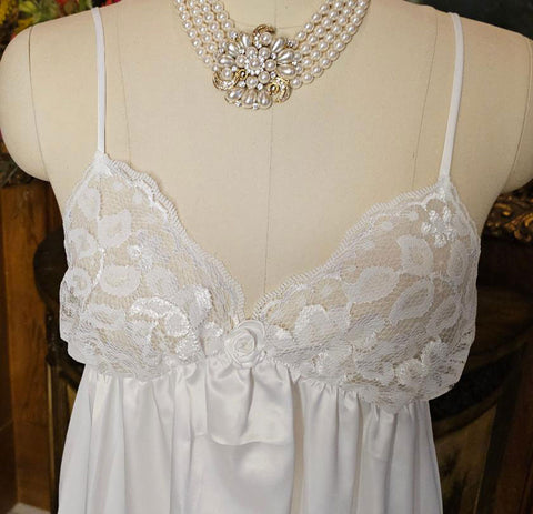 VINTAGE NEW WITH TAG DONNA RICHARD LACE & SATIN PEIGNOIR AND NIGHTGOWN BRIDAL SET