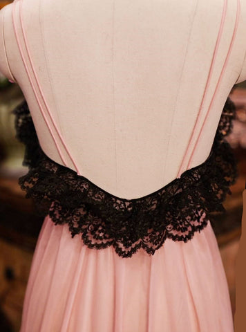 VINTAGE EYE FUL BY "THE FLAUMS" PINK & BLACK LACE RUFFLES NIGHTGOWN WITH SCALLOPED LACE HEM