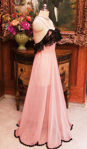 VINTAGE EYE FUL BY "THE FLAUMS" PINK & BLACK LACE RUFFLES NIGHTGOWN WITH SCALLOPED LACE HEM