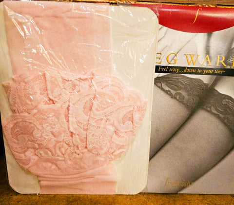 VINTAGE NEW FREDERICK'S OF HOLLYWOOD PINK SCALLOPED LACE TOP THIGH HIGHS STOCKINGS IN PINK SIZE 2X