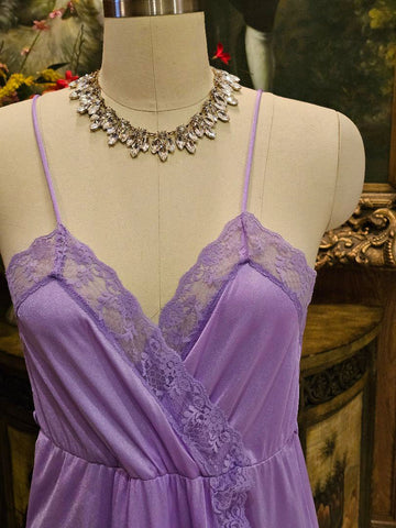 DONNA RICHARD AMETHYST PURPLE LACE NIGHTGOWN - 1970s / 1980s GILLIGAN O'MALLEY PETITE SMALL MAYBE MEDIUM