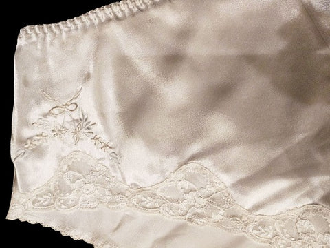 VINTAGE GO SOFTLY BRIDAL LIQUID SATIN PANTIES WITH PEARLS EMBROIDERY AND LACE - SIZE LARGE