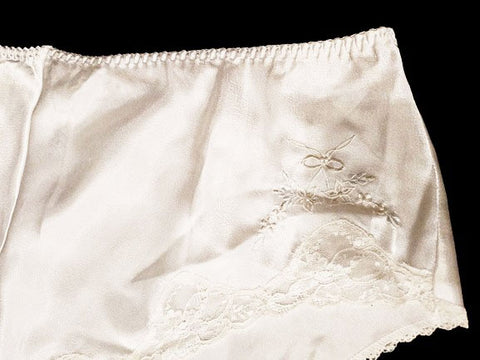 VINTAGE GO SOFTLY BRIDAL LIQUID SATIN PANTIES WITH PEARLS EMBROIDERY AND LACE - SIZE LARGE