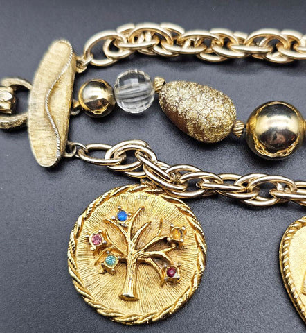 VINTAGE OLD HOLLYWOOD CHARM BRACELET WITH LARGE ORNATE CHARMS, RHINESTONES & MULTI-STRAND GOLD BEAD