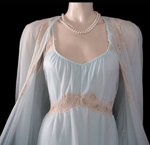 VINTAGE INTIME OF CALIFORNIA DOUBLE NYLON IVORY LACE PEIGNOIR & NIGHTGOWN SET IN LAGOON