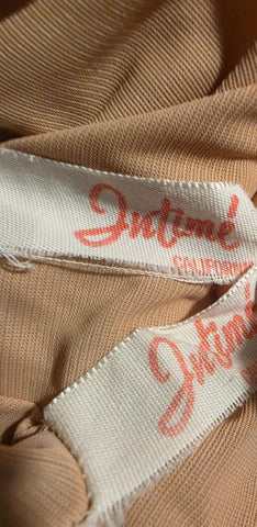 VINTAGE INTIME OF CALIFORNIA SOUTHERN BELLE LACE DOUBLE NYLON PEIGNOIR & NIGHTGOWN SET IN COCOA 'N CREAM