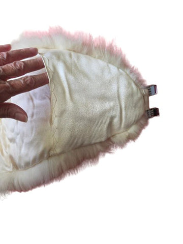 VINTAGE IVORY FOX FUR STOLE - RHINESTONE CLASP - SATIN LINED - HAND WARMER POCKETS - BRIDAL WRAP
