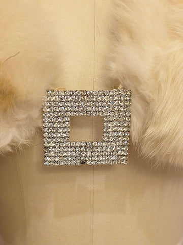 VINTAGE IVORY FOX FUR STOLE - RHINESTONE CLASP - SATIN LINED - HAND WARMER POCKETS - BRIDAL WRAP