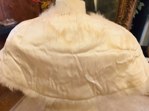 VINTAGE IVORY FOX FUR STOLE - RHINESTONE CLASP - SATIN LINED - HAND WARMER POCKETS - BRIDAL WRAP