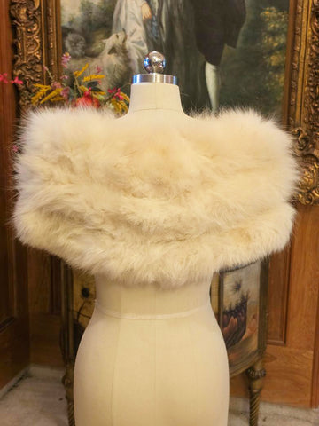 VINTAGE IVORY FOX FUR STOLE - RHINESTONE CLASP - SATIN LINED - HAND WARMER POCKETS - BRIDAL WRAP