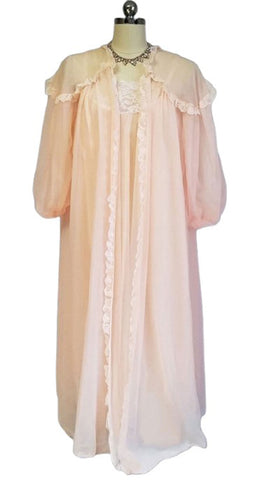 EXQUISITE VINTAGE FLUFFY INTIME LACE DOUBLE NYLON PEIGNOIR & NIGHTGOWN IN VENETIAN PEACH
