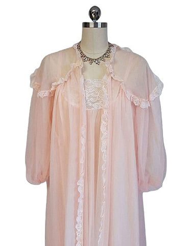 EXQUISITE VINTAGE FLUFFY INTIME LACE DOUBLE NYLON PEIGNOIR & NIGHTGOWN IN VENETIAN PEACH