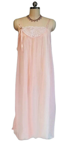 EXQUISITE VINTAGE FLUFFY INTIME LACE DOUBLE NYLON PEIGNOIR & NIGHTGOWN IN VENETIAN PEACH
