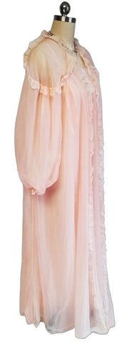EXQUISITE VINTAGE FLUFFY INTIME LACE DOUBLE NYLON PEIGNOIR & NIGHTGOWN IN VENETIAN PEACH