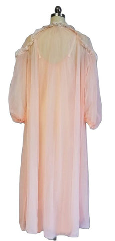 EXQUISITE VINTAGE FLUFFY INTIME LACE DOUBLE NYLON PEIGNOIR & NIGHTGOWN IN VENETIAN PEACH