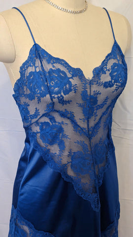 VINTAGE JENELLE OF CALIFORNIA LACE HANDKERCHIEF NIGHTGOWN IN COBALT BLUE   BLUE NIGHTGOWN DESIGNER GOWN