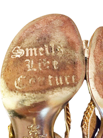 JUICY COUTURE GOLD LEATHER CHAIN HEELS SPARKLING CHERRIES RHINESTONE CHARM & CROWN - MADE ITALY  - SIZE 8.5 B