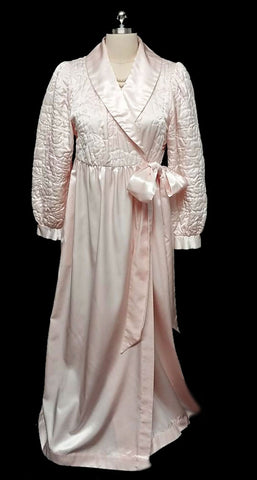 *GLAMOROUS VINTAGE KOMAR QUILTED GLEAMING SATIN BRIDAL TROUSSESU ROBE DRESSING GOWN WITH LARGE BOW IN PINK SHIMMER - WOULD MAKE A WONDERFUL BIRTHDAY OR CHRISTMAS PRESENT!