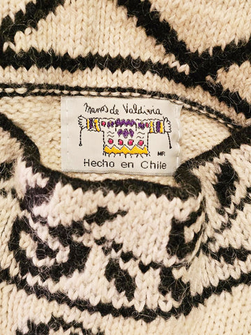 NEW - MADE IN CHILE MANOS DE VALDIVIA PULLOVER SWEATER SIZE LARGE BLACK & WHITE WOOL