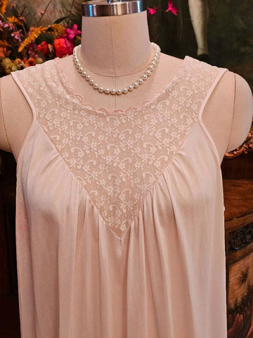 VINTAGE MOVIE STAR PALE PINK NYLON PEIGNOIR & NIGHTGOWN - LACE SCALLOPED 1960s / 1970s LARGE SIZE