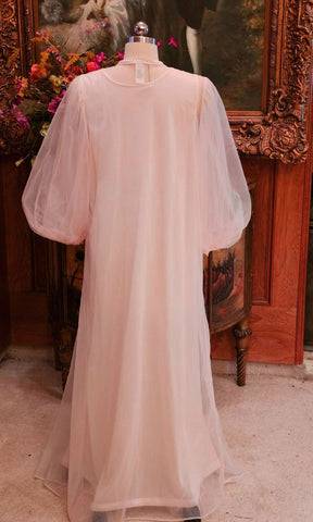 VINTAGE MOVIE STAR PALE PINK NYLON PEIGNOIR & NIGHTGOWN - LACE SCALLOPED 1960s / 1970s LARGE SIZE