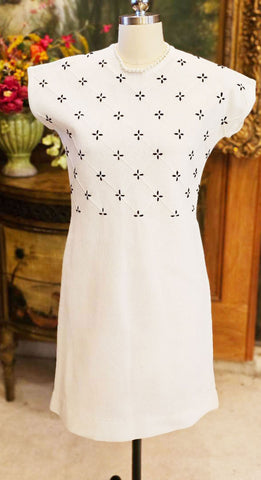 VINTAGE MARCO POLO KNIT DRESS & JACKET SET – WHITE WITH NAVY TRIM & BASKET WEAVE – MADE IN HONG KONG – 1970S MADE IN HONG KONG  SUNDAY BRUNCH CHARM  LADIES LUNCHEON