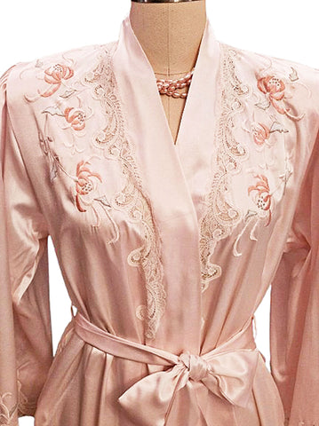VINTAGE NATORI SAKS FIFTH AVENUE SATINY PEIGNOIR WITH FABULOUS FLORAL EMBROIDERY