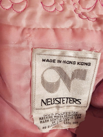BEAUTIFUL VINTAGE '60s / '70s NEUSTETERS QUILTED ROBE MADE HONG KONG IN PINK TRUFFLE