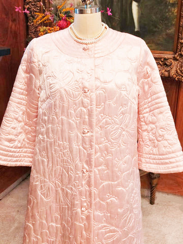 VINTAGE '60S HONG KONG QUILTED SATINY LUXURY ROBE IN PINK CLOUD
