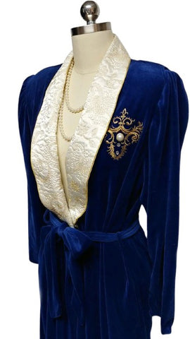 NEW OLD STOCK - VINTAGE KATHLEEN USHERWOOD FOR PERIPHERY IN SAPPHIRE VELVETY VELOUR ROBE WITH CREAM & GOLD EMBROIDERED LAPELS WITH RHINESTONE & PEARL CREST - GORGEOUS! - PERFECT FOR A GIFT FOR CHRISTMAS OR A BIRTHDAY