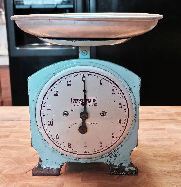 *  VINTAGE PERSINWARE AUSTRALIAN SCALE IN PALE TURQUOISE AQUA BLUE SHABBY CHIC RETRO LOOK WORKING SCALE