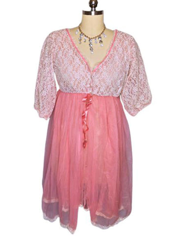 *  VINTAGE STRAWBERRY ICE CREAM PINK PEIGNOIR AND NIGHTGOWN LACE SET