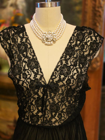 VINTAGE POWERS MODEL BLACK LACE CRYSTAL PLEATED NIGHTGOWN – SOPHISTICATED DRAMATIC