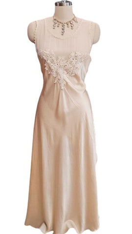 VINTAGE SAXON SILK & CHIFFON NIGHTGOWN FROM ENGLAND - IVORY  HUGE LACE APPLIQUÉ  BIAS SKIRT