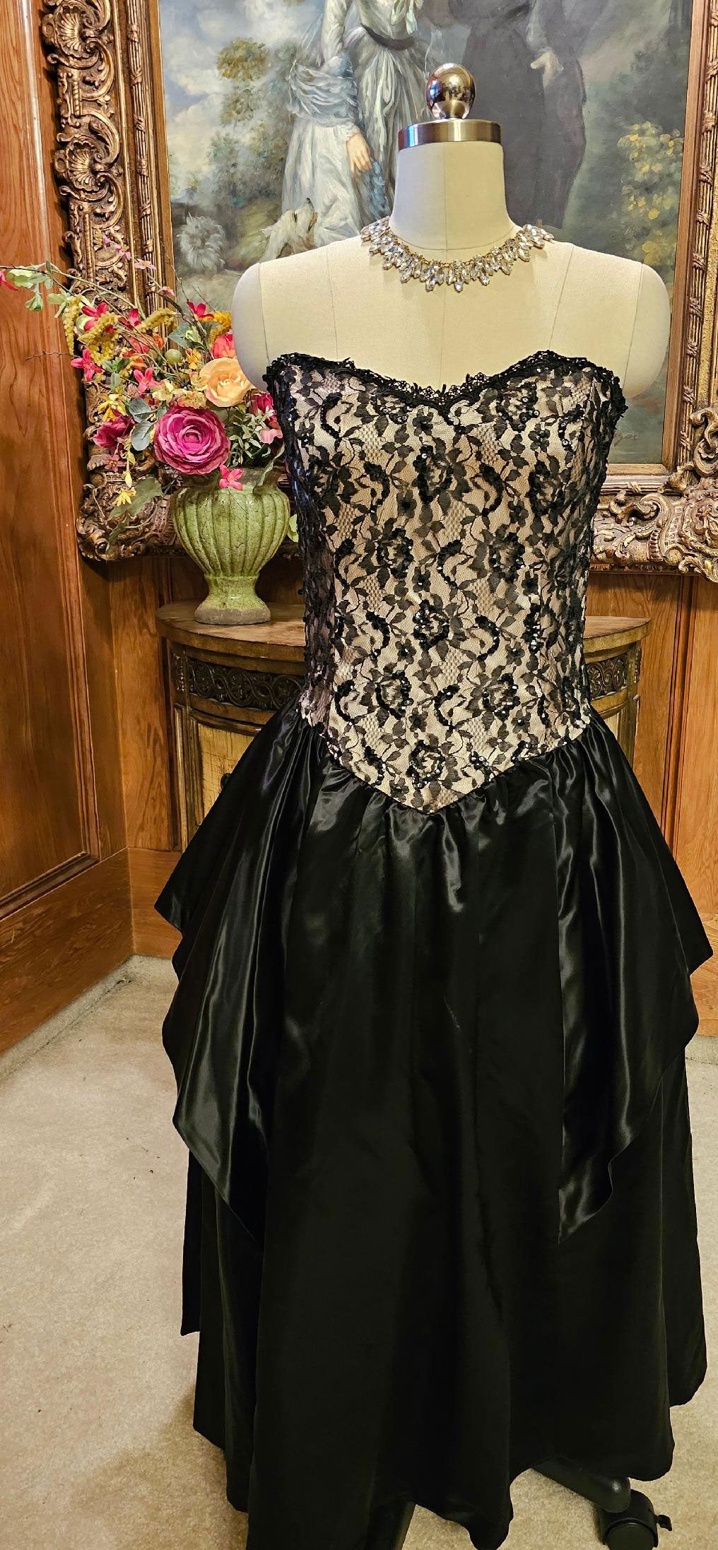 VINTAGE SCOTT MCCLINTOCK STRAPLESS SATIN LACE ILLUSION SEQUIN EVENING Vintage Clothing & Fashions | Midnight Glamour VINTAGE SCOTT MCCLINTOCK STRAPLESS SATIN LACE ILLUSION SEQUIN EVENING Vintage Clothing & Fashions | Midnight Glamour