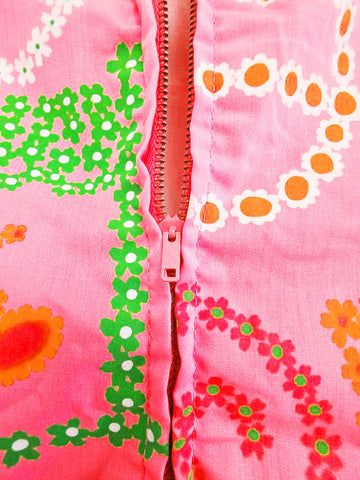 VINTAGE 1960S SHIFTS INTERNATIONALE MIAMI MOD SHIFT DRESS - LACE TRIM-  PINK KEY MOTIFF