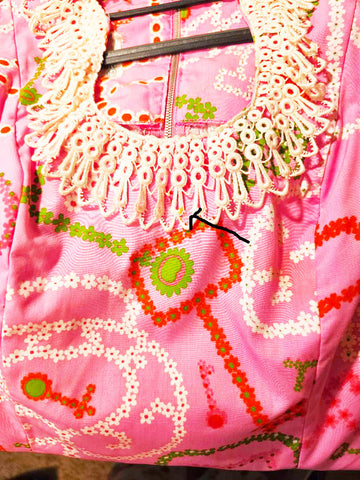 VINTAGE 1960S SHIFTS INTERNATIONALE MIAMI MOD SHIFT DRESS - LACE TRIM-  PINK KEY MOTIFF