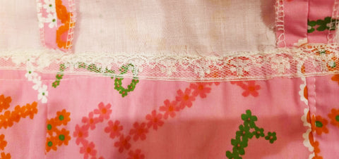 VINTAGE 1960S SHIFTS INTERNATIONALE MIAMI MOD SHIFT DRESS - LACE TRIM-  PINK KEY MOTIFF