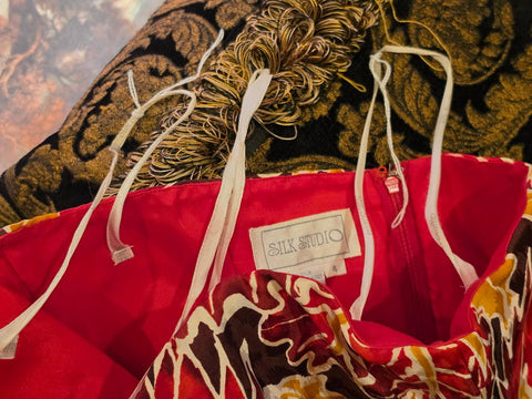 VINTAGE SCARLET & GOLD SILK SARONG DRESS – SWEETHEART NECKLINE - BOW W SIDE DRAPE